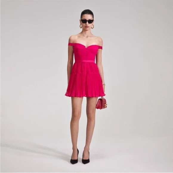 NWT Self-Portrait Off Shoulder Chiffon Mini Dress in Redsize UK 8 / US 4